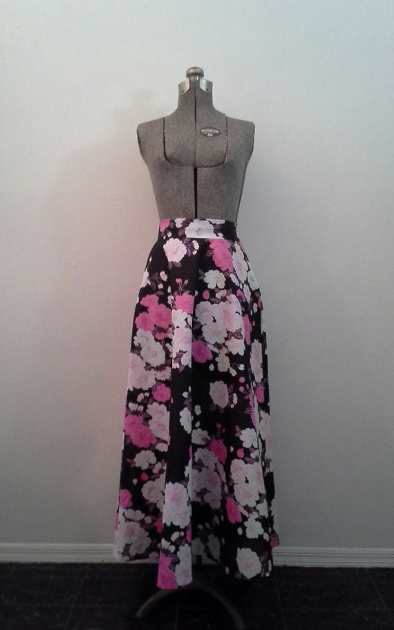 Cotton Floral Print Maxi Skirt by CuteModestDresses on Etsy