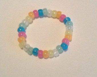 Items similar to Glow in the dark bracelet with glass beads & glow ...