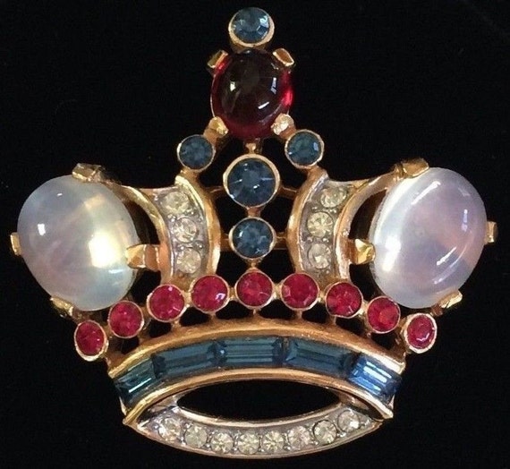 Vintage Trifari Crown Brooch PinMoonstone/RhinestonesSigned