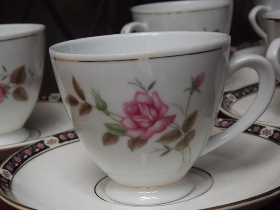 saucers bulk cups floral tea tea  bulk 6 cups pattern vintage Vintage rose / Tea cups in
