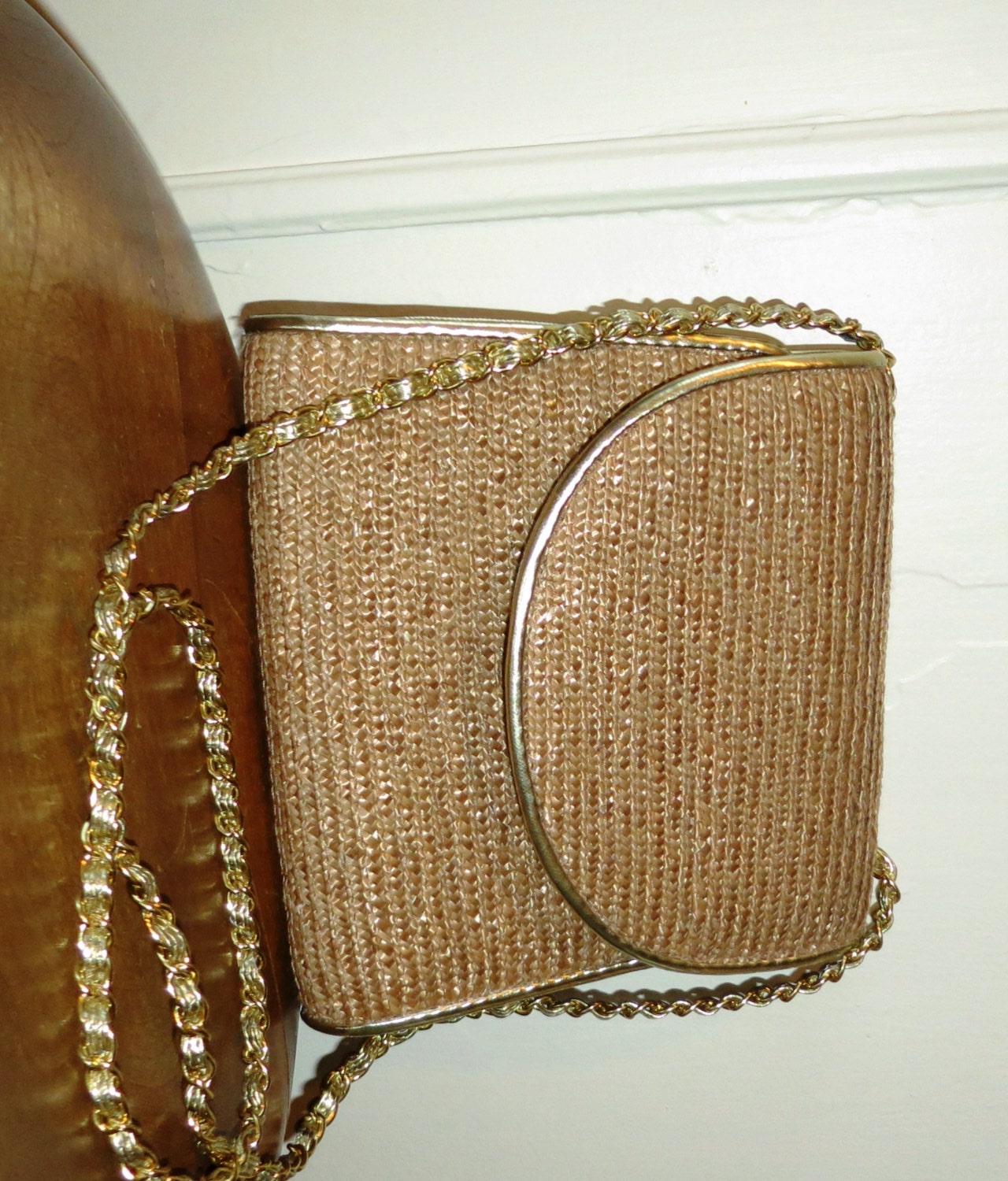 la regale gold clutch