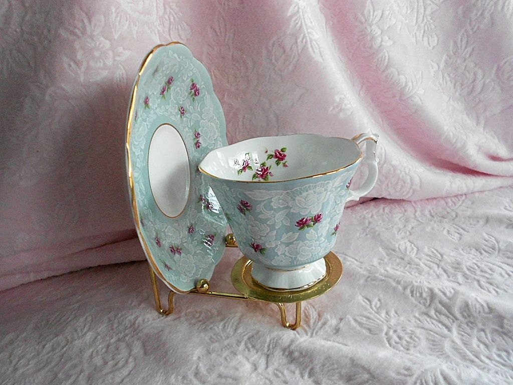 Vintage METAL TEACUP STAND Plate Holder Tea Cup Saucer Display Gold