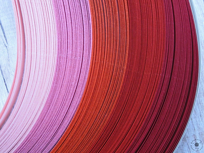 Paper Quilling Strips // SHADES of RED // by QuillingWonderland