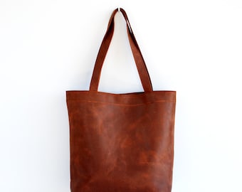 Classic leather tote bag in russet brown