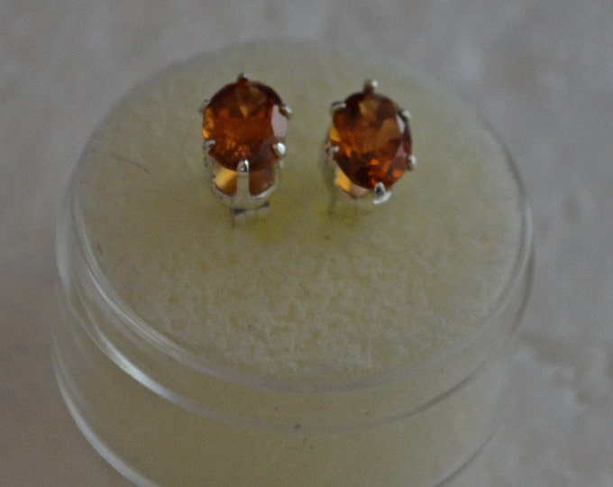 Hessonite Garnet Studs, 8x6mm Oval, Natural, Set in Sterling Silver E698