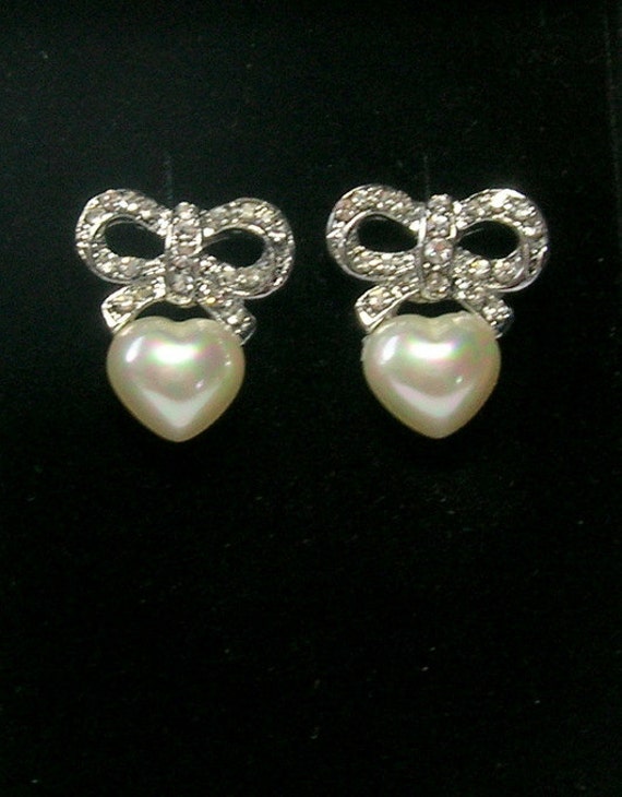 Butler & Wilson Vintage Earrings Pearl Heart and by SwankyJewels