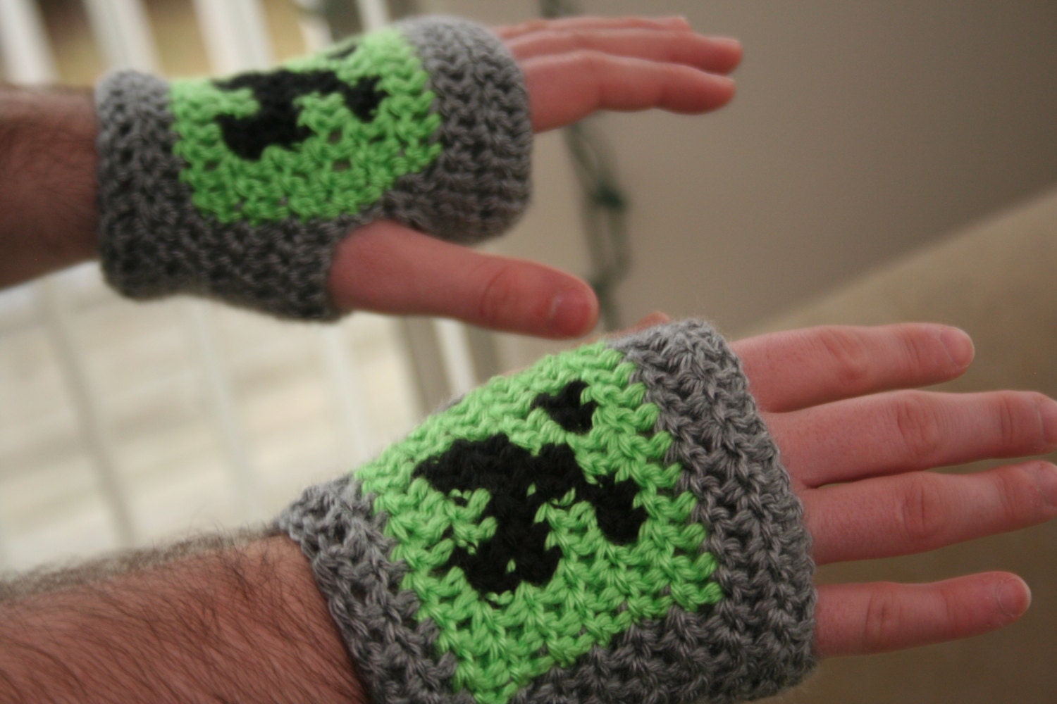 Minecraft Creeper Fingerless Gloves