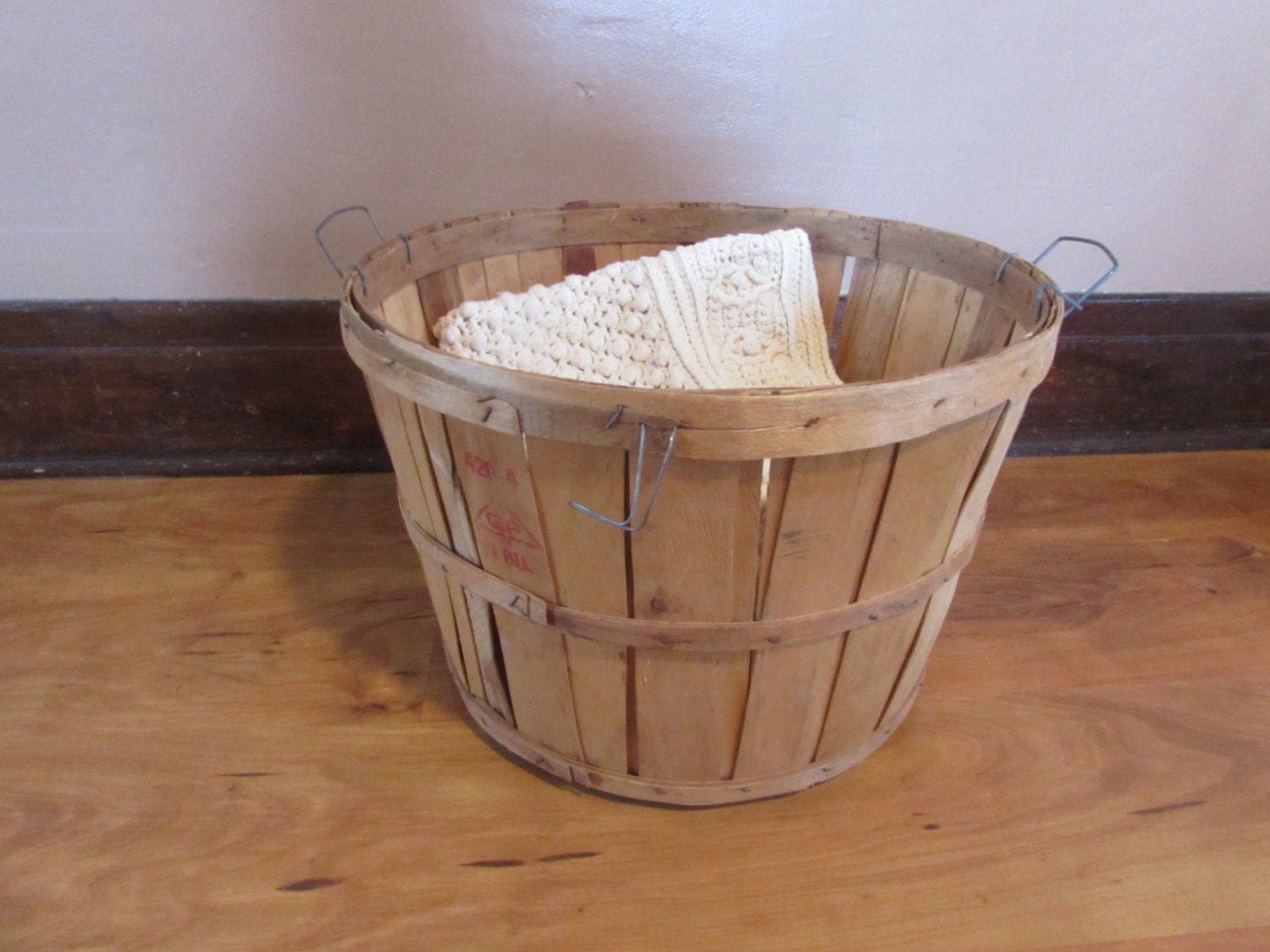 Apple Picking Basket / Primitive Storage / 1940’s Cottage Chic Catch