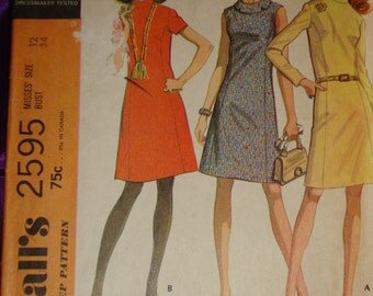 1970s 70s Vtg Mod Princess Fitted Dress High Band or Notched Roll Collar in 3 Views COMPLETE McCalls Pattern 2595 Bust 34 Inches 87 Metric