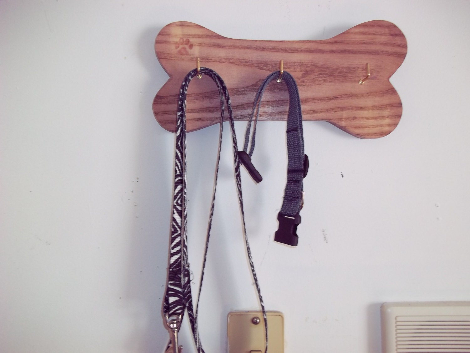 Wooden dog leash holder 3 hooks