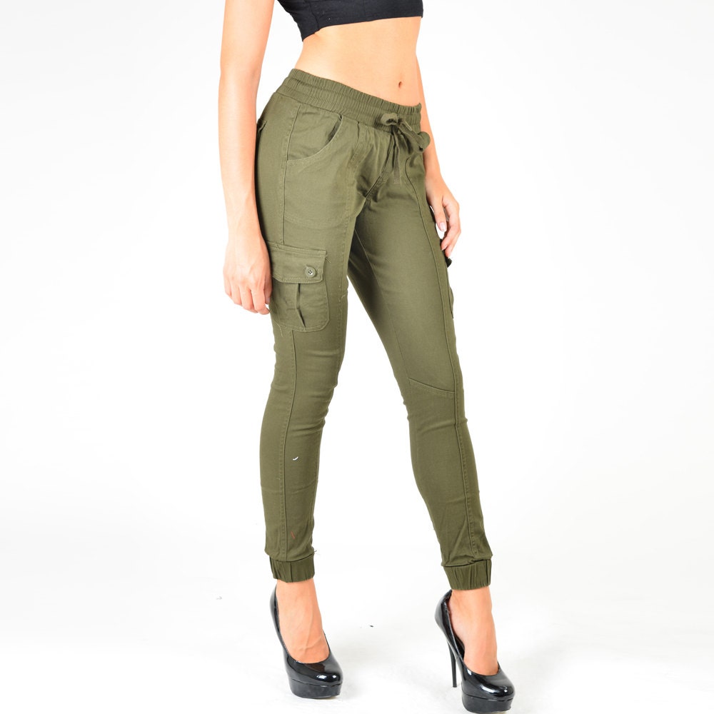 womans cargo joggers