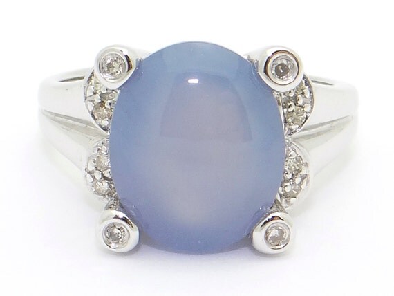 Beautiful 14k White Gold 6ct Cabochon Cut Chalcedony and Round
