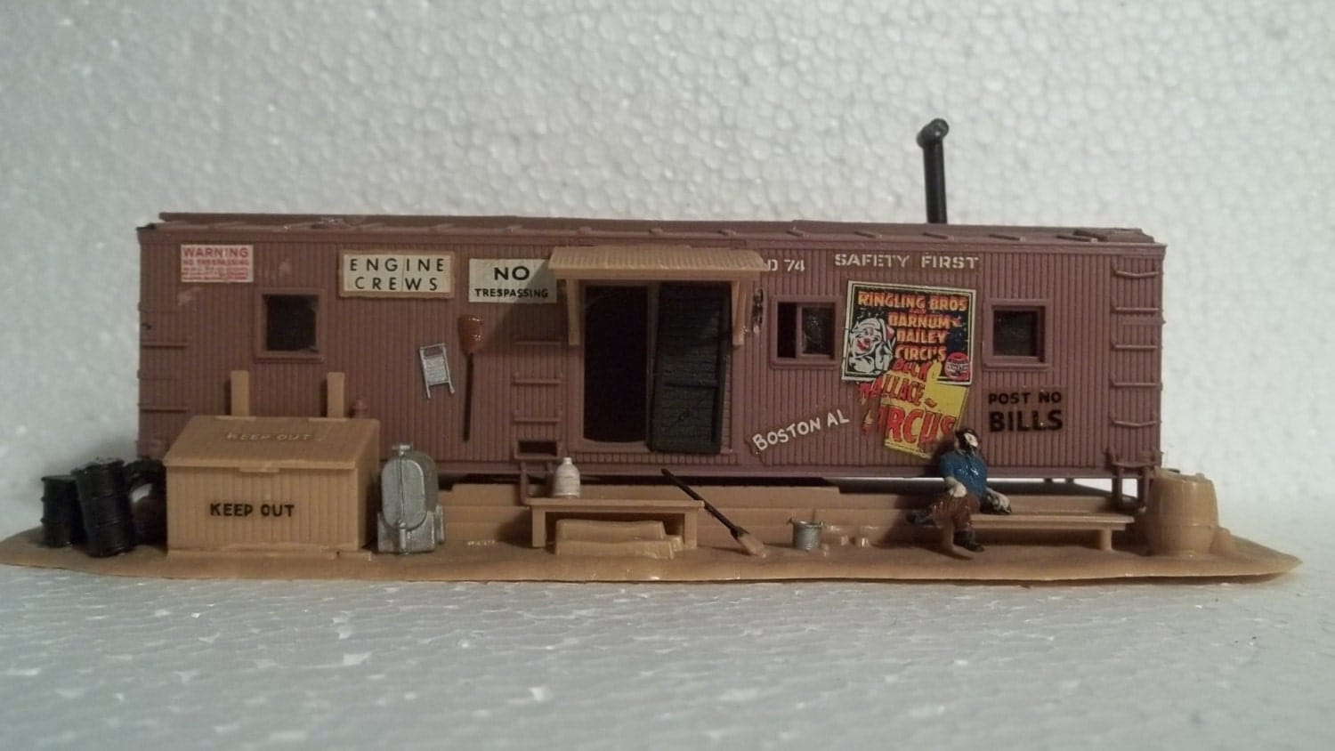 Vintage Boxcar Train Shack HO scale