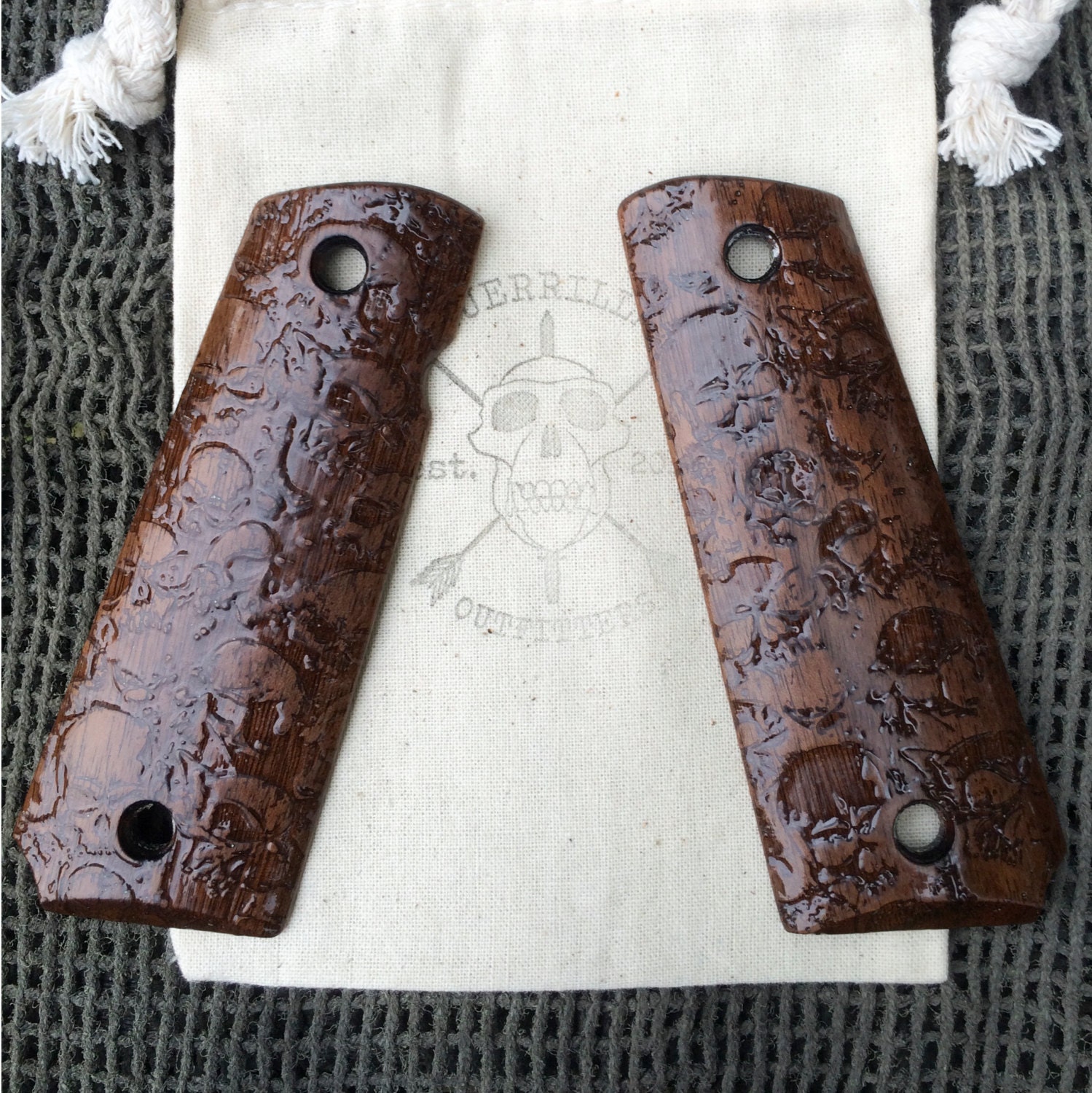 CATACOMBS 1911 GRIPS WALNUT wood pistol grips wood 1911