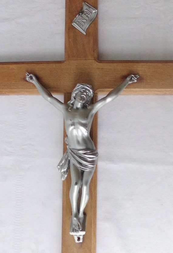 Vintage Large Wood Wall Crucifix 20 Inch by MomsantiquesNthings