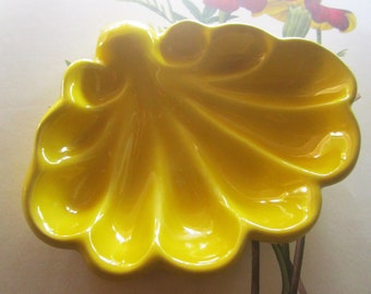 Vintage Yellow Shell Pottery * 1960's California Pottery *