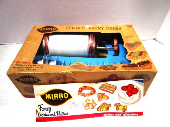 Vintage Cookie Press Mirro Complete Boxed Set Recipe Book 12