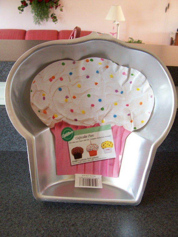 wilton-large-cupcake-cake-pan-with-color-insert-and-original