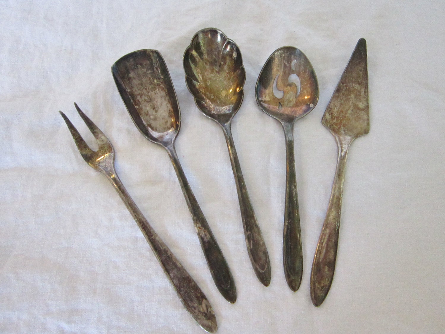 vintage hors d’Oeuvres serving utensils 5 pcs MERIDEN Silverplate Co. pattern First Lady