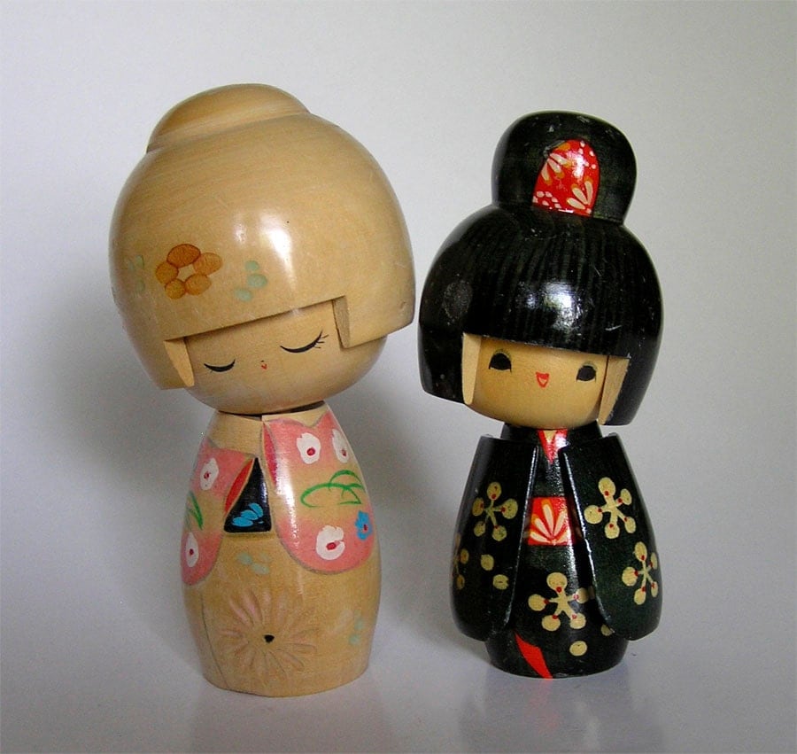 wooden japanese kokeshi dolls