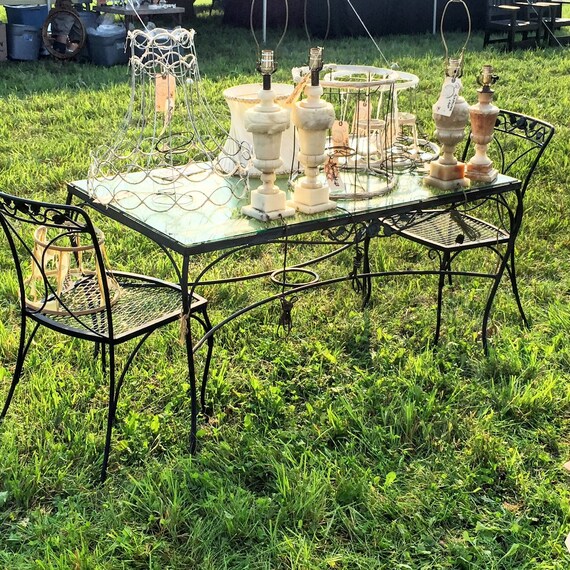 Items similar to Patio Set / Woodard Chantilly Rose Garden Table and