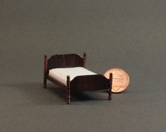 Quarter Inch Scale Furniture - Colonial Bed