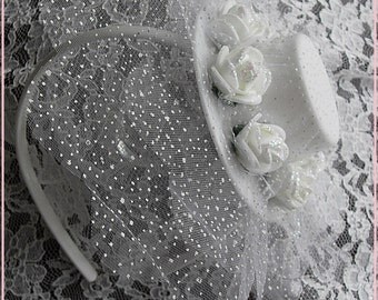 White Mini top hat headband, Roses mini hat headband, Little girl headband, White headband, White flower girl headband , hair accessory