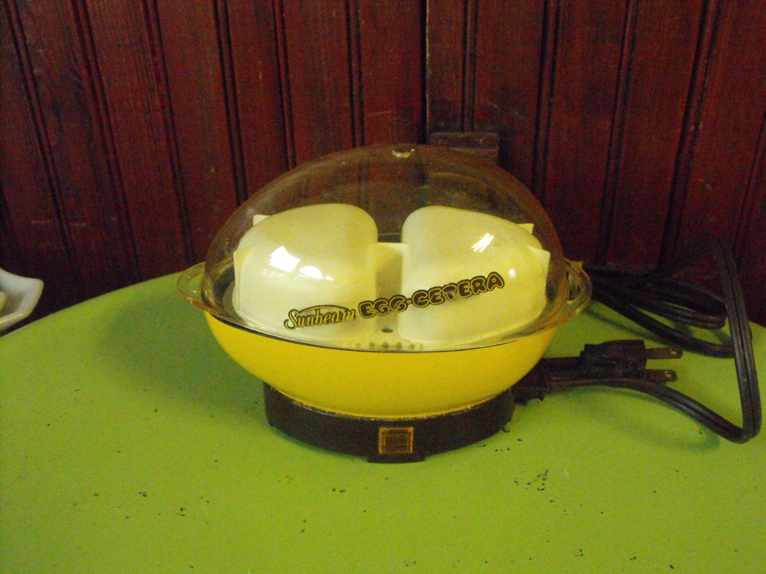 Vintage Sunbeam Egg Cetera Egg Poacher 2 Eggs by peacenluv72