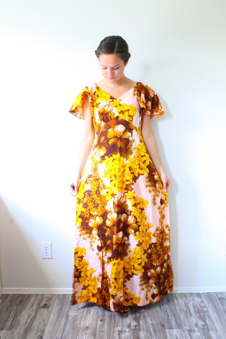 Vintage yellow moo moo dress // floral summer by BeigeVintageCo