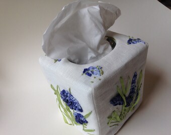 Embroidery Kit for silk ribbon embroidery: tissue box in blue or pink