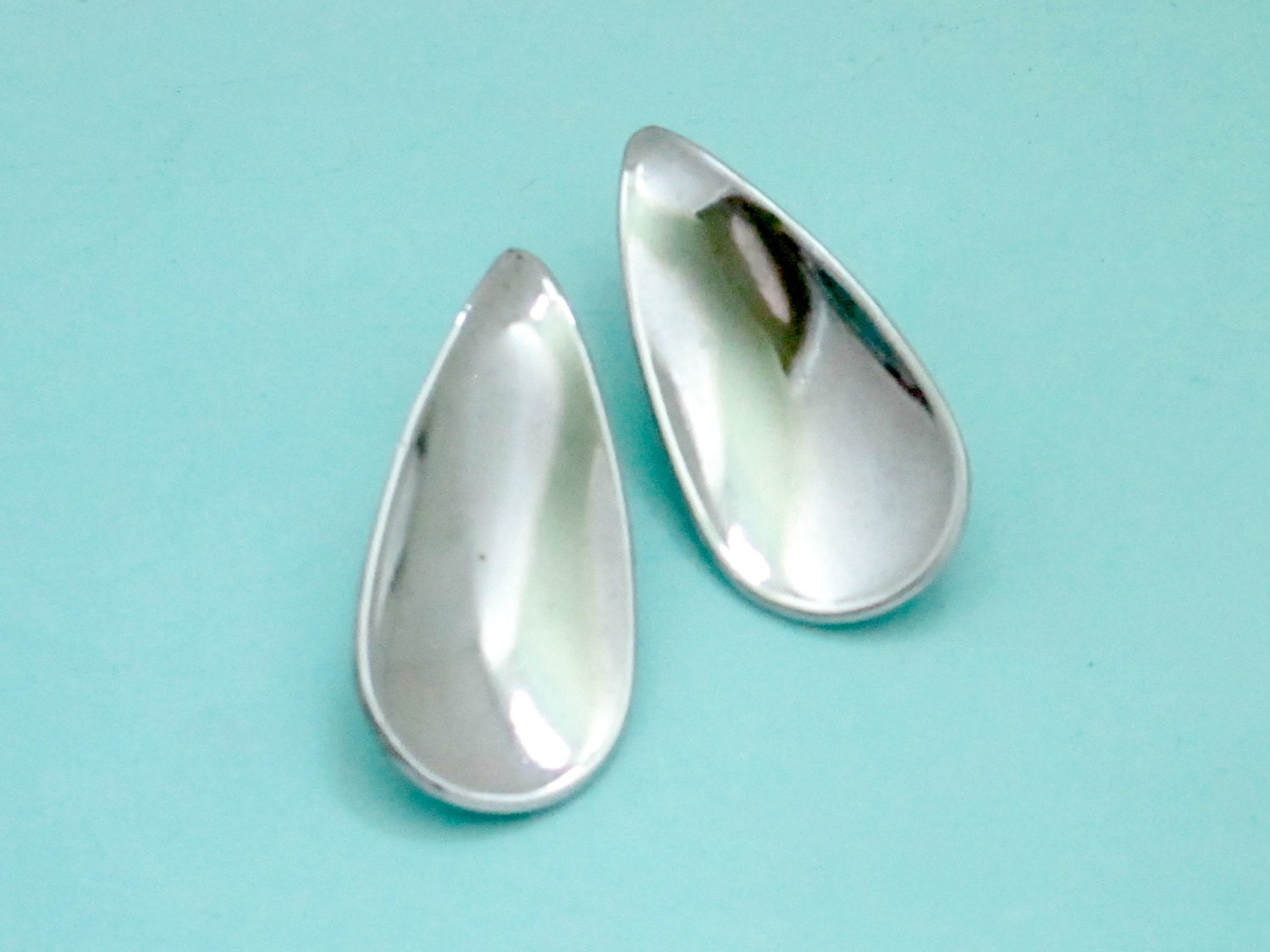 Pairs of Vintage Chrome MCM Drawer Knobs Teardrop Furniture Handles
