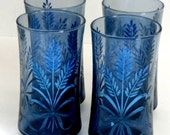 vintage set of 4 80s cornflower blue drinking glasses with wheat and bow design retro set of blue glasses