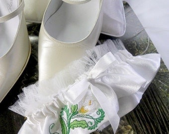 Curtly Calla Lilly Embroiidered Bridal Garter