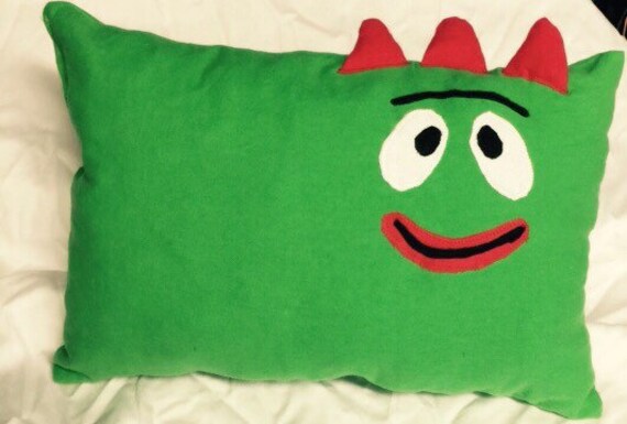 yo gabba gabba pillow pet