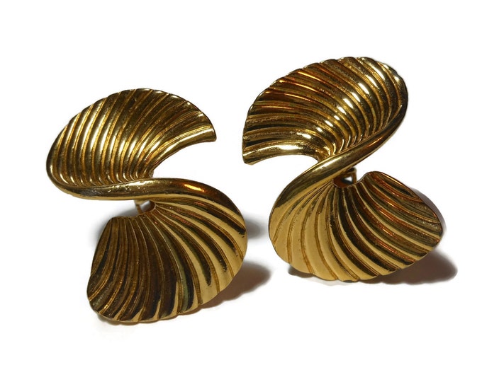 Trifari clip earrings 1980s twisted ridges, a gold tone geometric helix design, mod styled, clip earrings