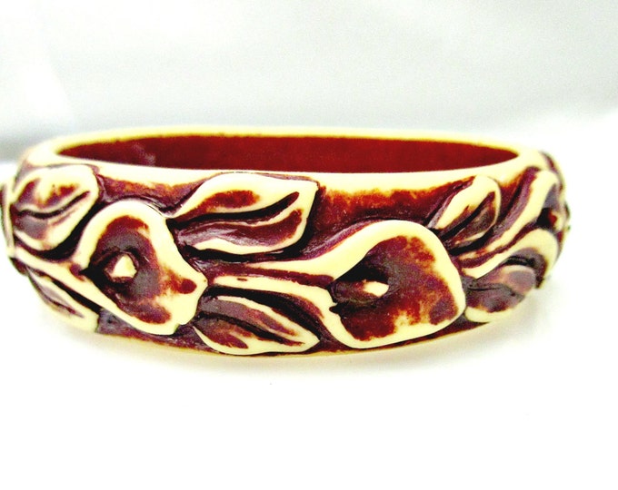 Carved flower bangle - Galalith vintage Plastic - brown cream yellow resin - lily bracelet