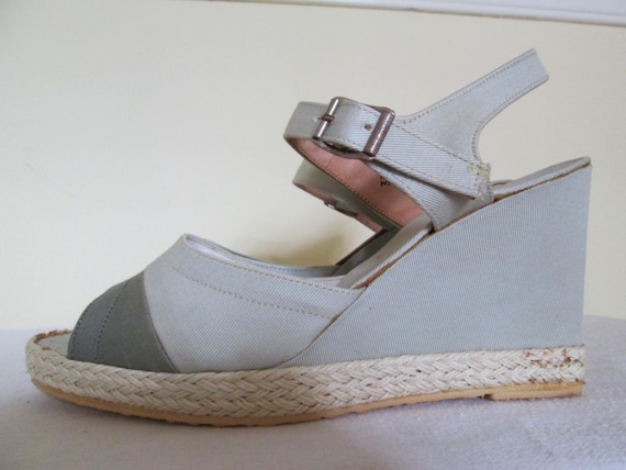 Vintage 1950s 50s Grey High Heel Wedges Sandals by dixiefried