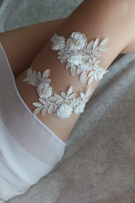 Ivory Lace Wedding Garter Set Floral Garter By Weddinggloves