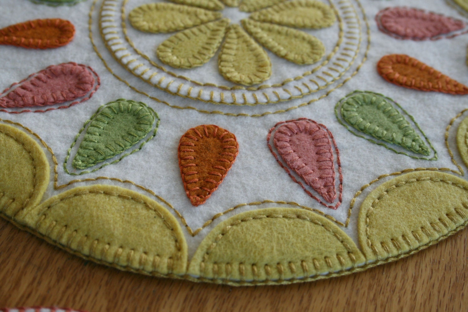 summer-delight-pdf-penny-rug-pattern-wool-felt-applique