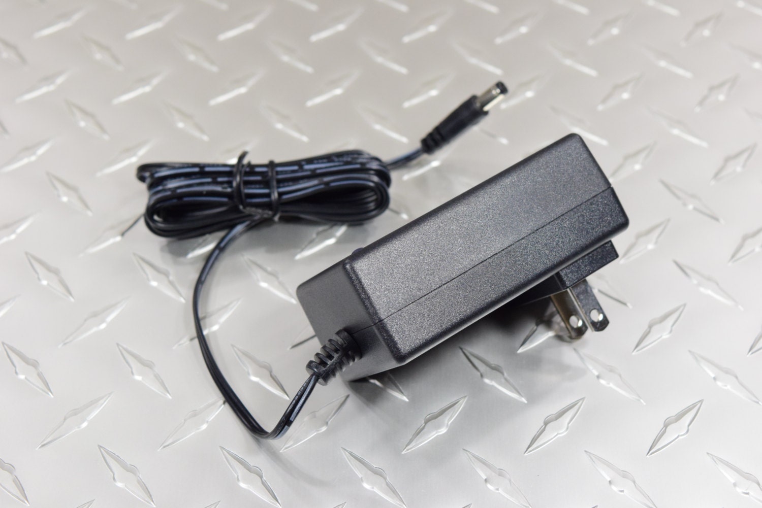 Champion and Hero charger. Smart charger 3A 4.2v output for