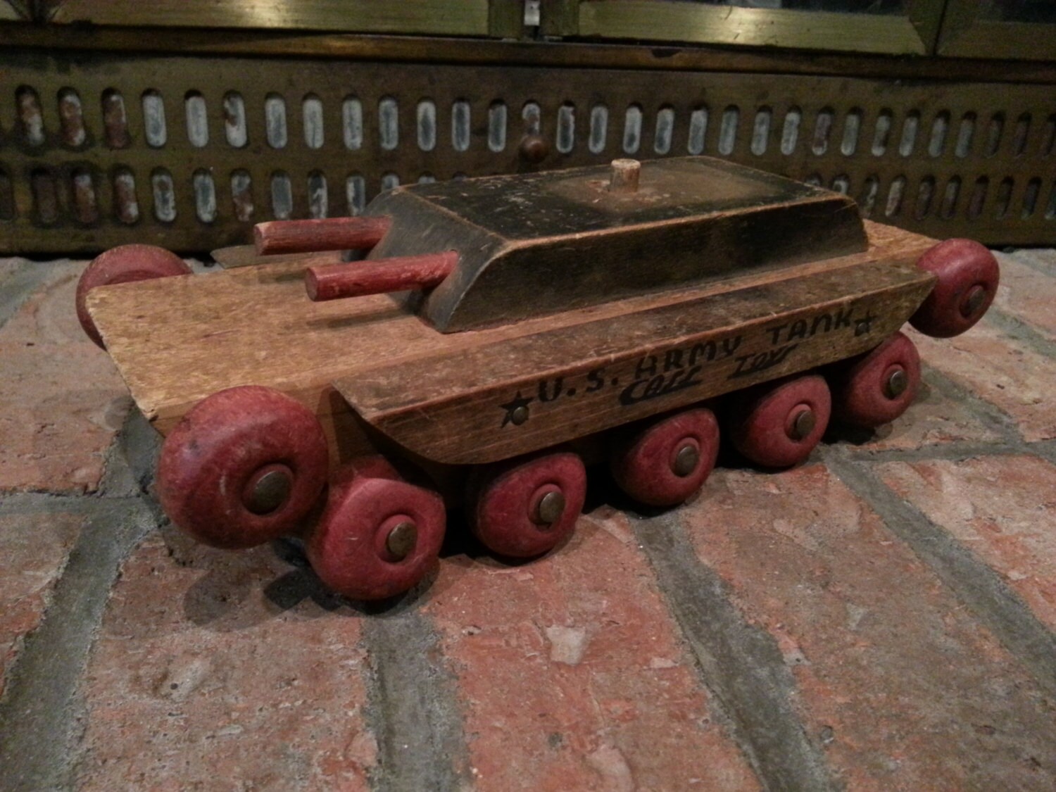 Vintage Cass Toys Wooden Tank 1940s 50s Throwback kids toy