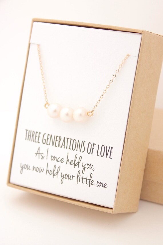 Three pearl gold necklace (box photo)