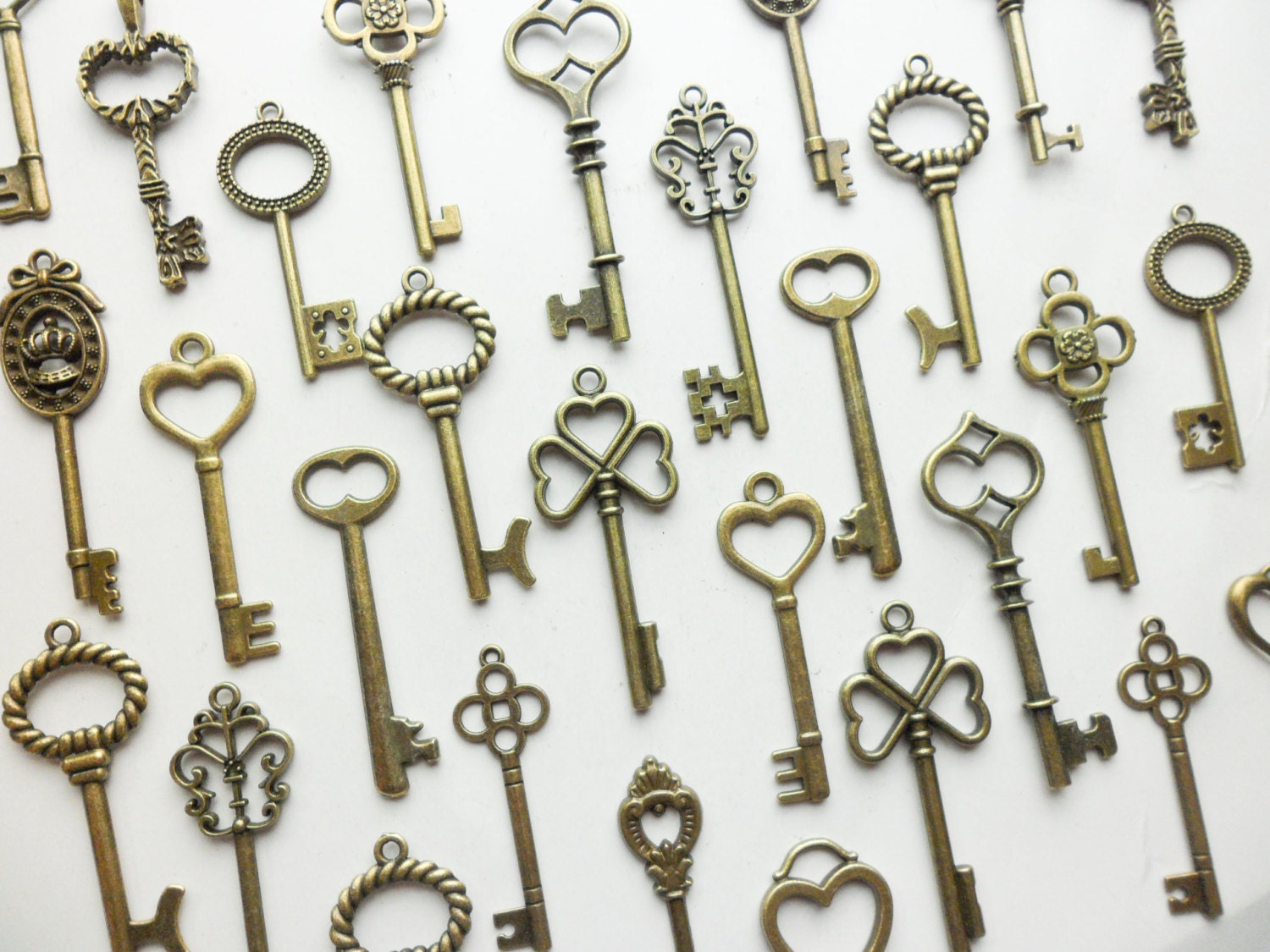 70pcs vintage crown keys antique skeleton keys pendant heart