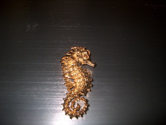 Vintage Costume Jewelry Pin Brooch Sea Horse Marked JJ