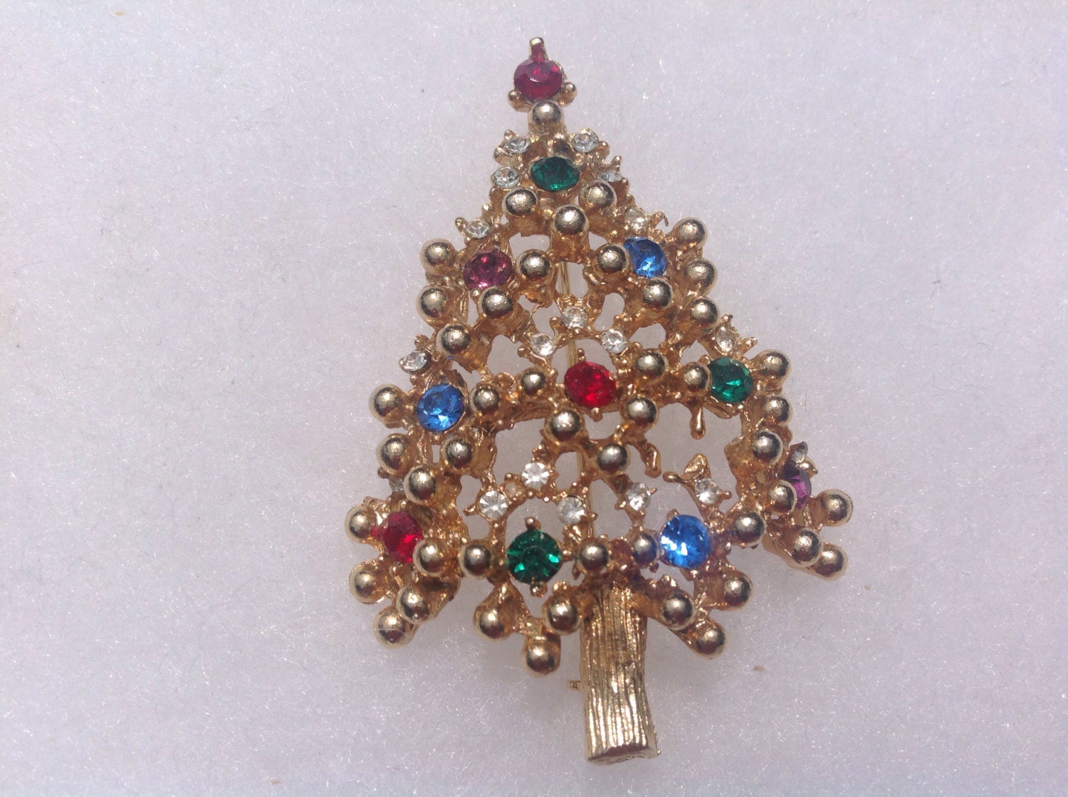 vintage signed eisenberg christmas tree brooch in gold tone vintage signed eisenberg christmas tree brooch in gold tone