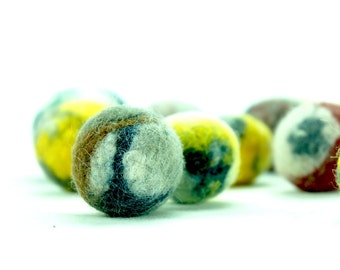 Cat toy, 10 felted wool balls. Handmade from ecological wool by Kivikis.