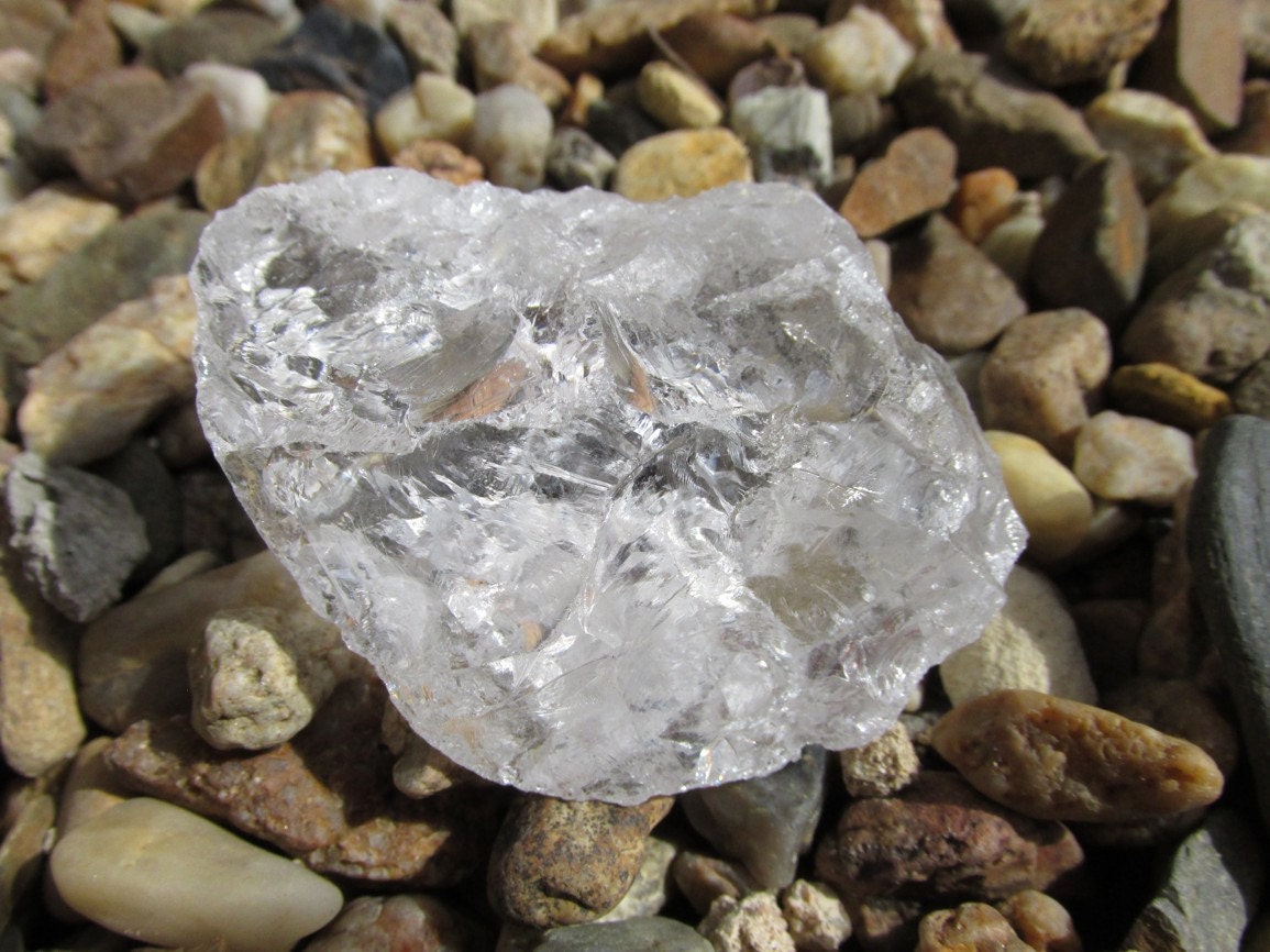 Raw CLEAR CRYSTAL QUARTZ A A quality very clear healing