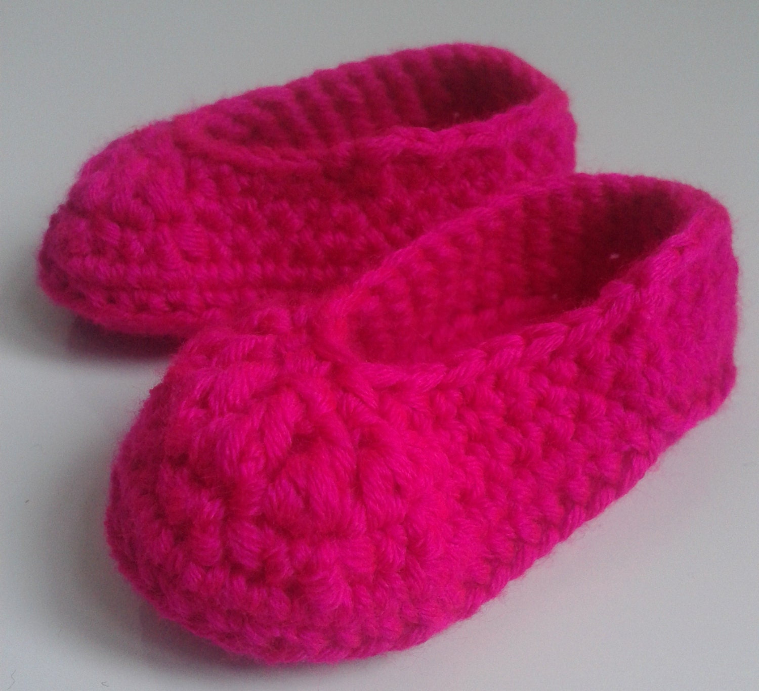 Newborn Baby Girls Crochet Slippers / Booties in Pink baby
