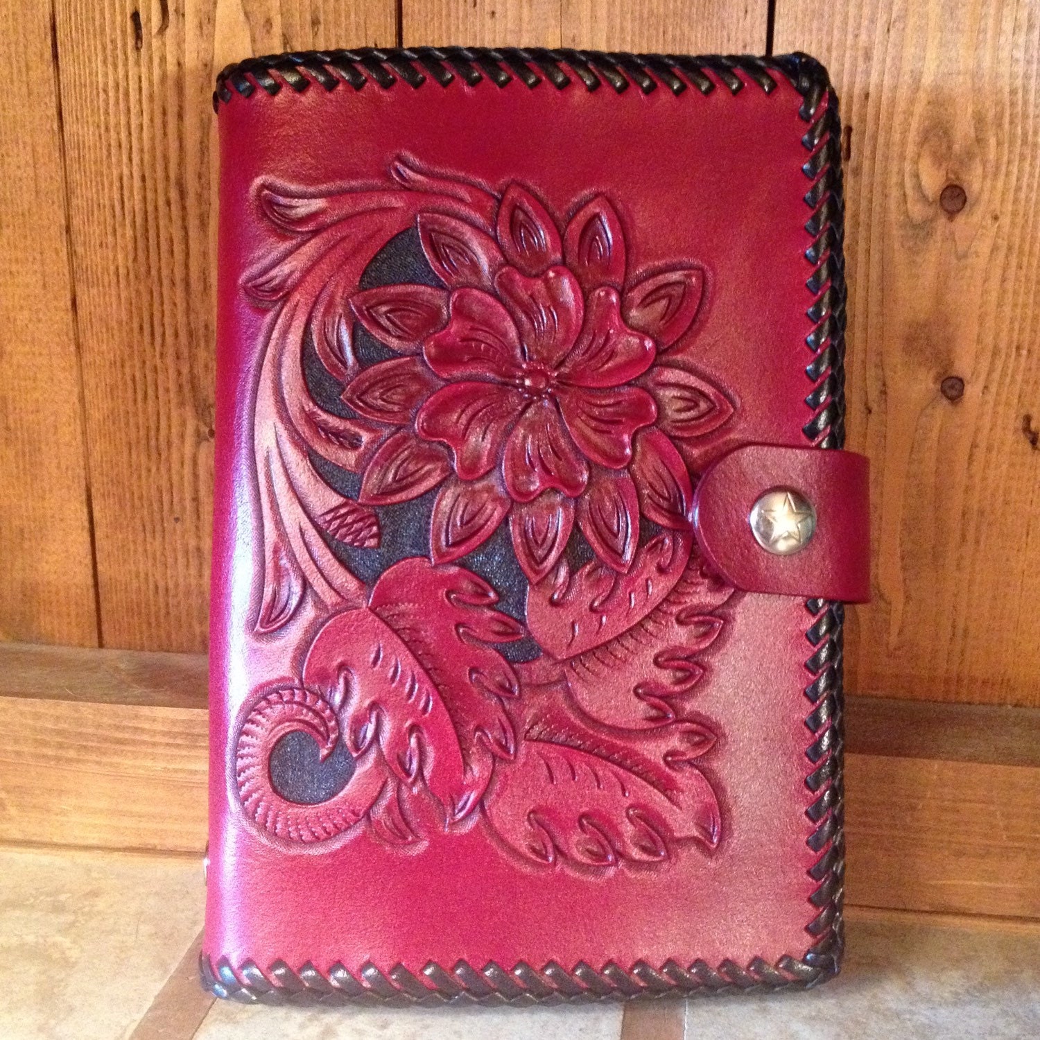 Hand Tooled Leather Day Planner by JMRCustomLeather on Etsy