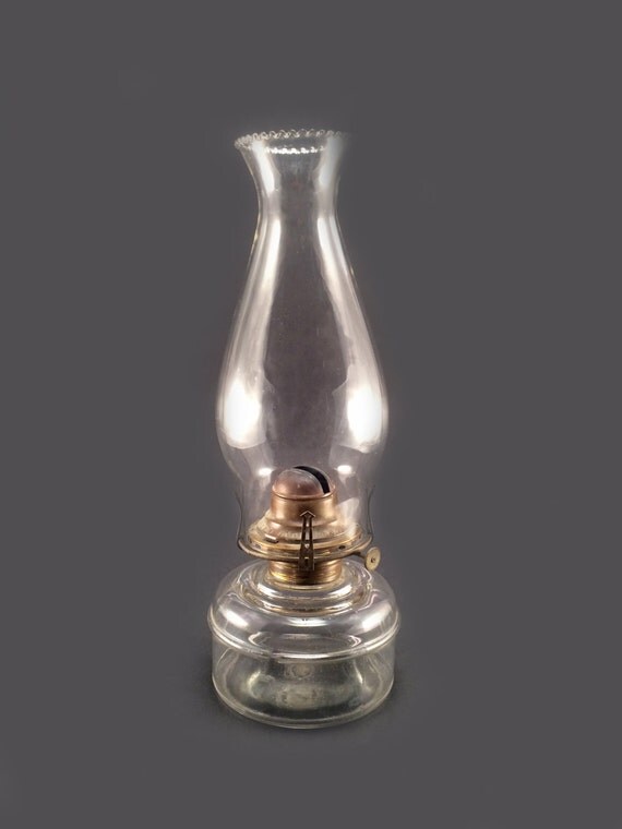 Vintage Hurricane Oil Lamp Queen Anne No. 2